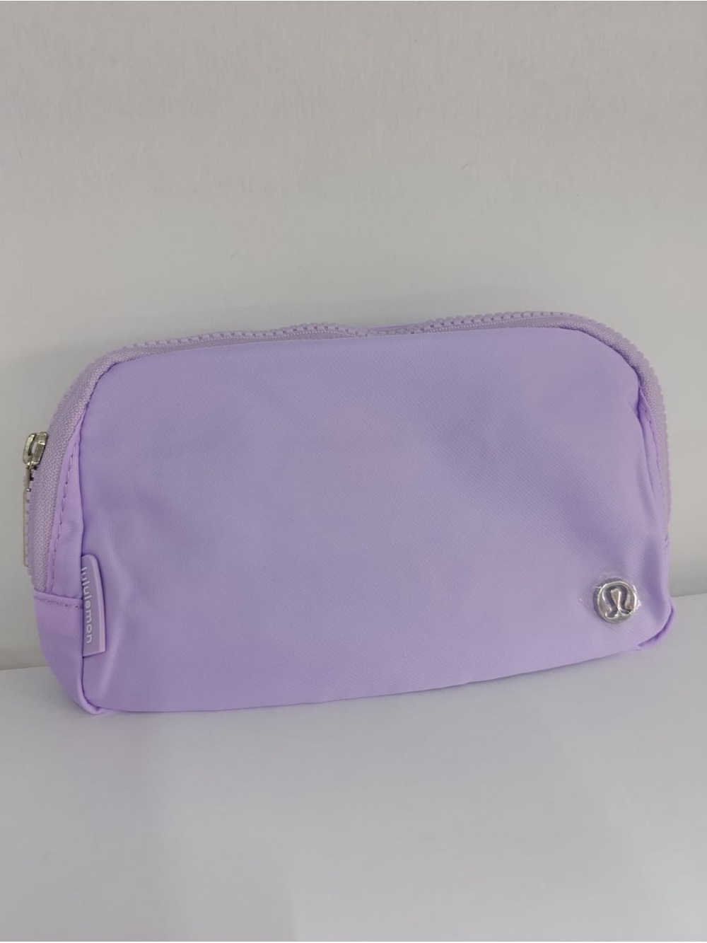 lululemon athletica Lavender belt bag (brand new without tag)